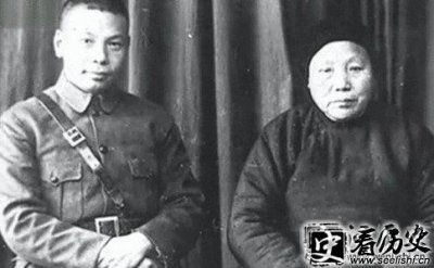 ​蒋介石之子蒋经国的亲生母亲是谁 对于蒋经国的评价如何