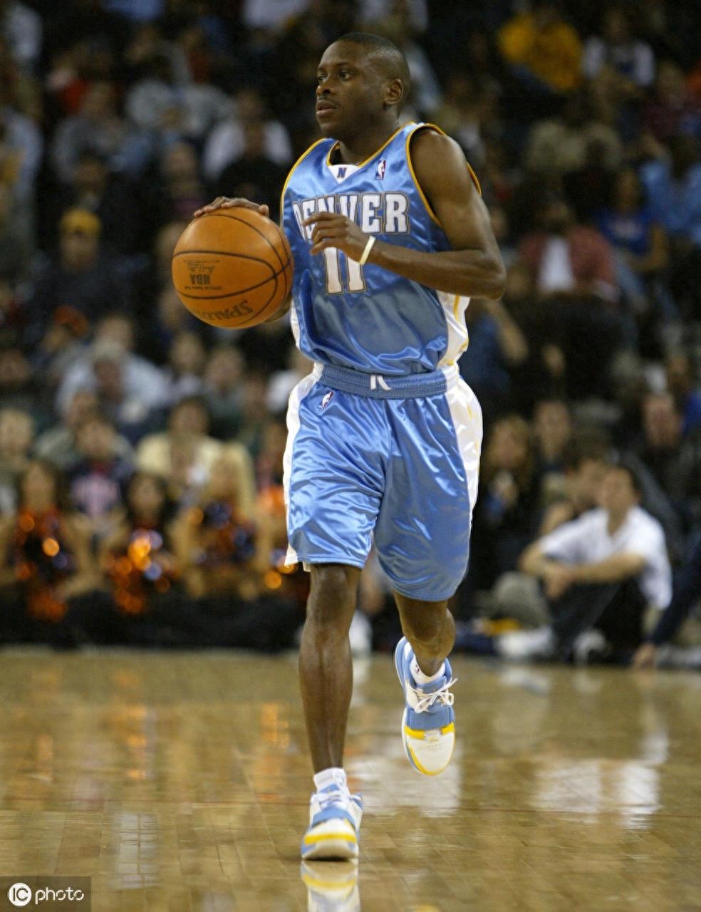 厄尔·博伊金斯（Earl Boykins）