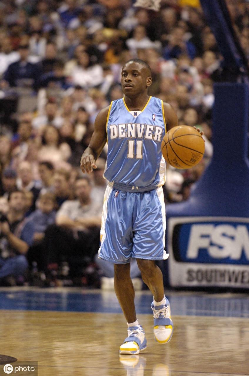 厄尔·博伊金斯（Earl Boykins）