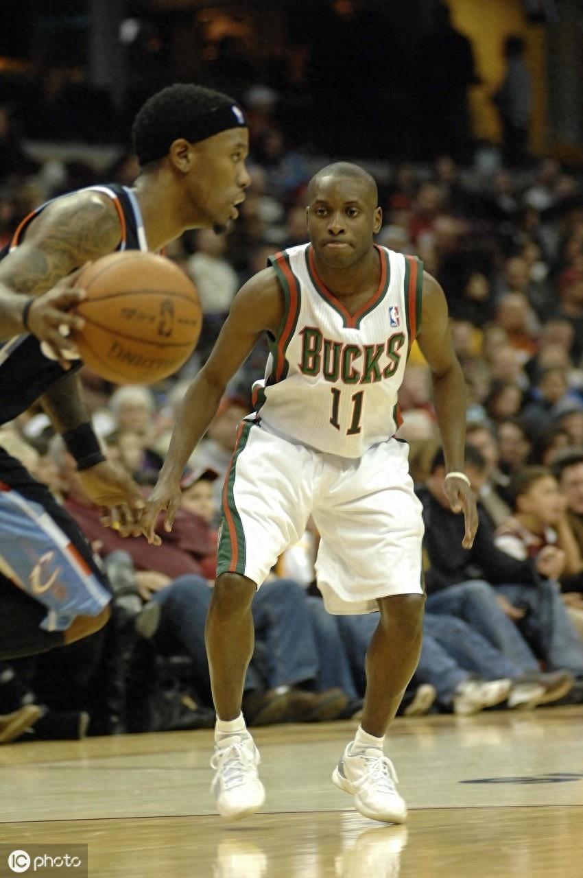 厄尔·博伊金斯（Earl Boykins）