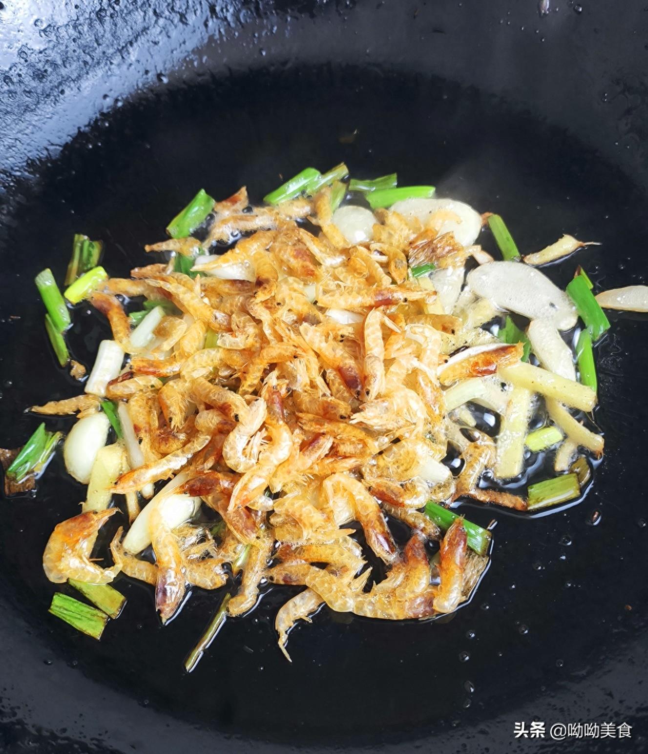 冬瓜清炒虾皮,五分钟快手菜,鲜味十足,清淡不油腻,简直是绝配